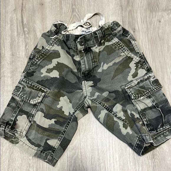 4/$30 Old Navy Kids Camouflage Cargo Shorts - Picture 1 of 1